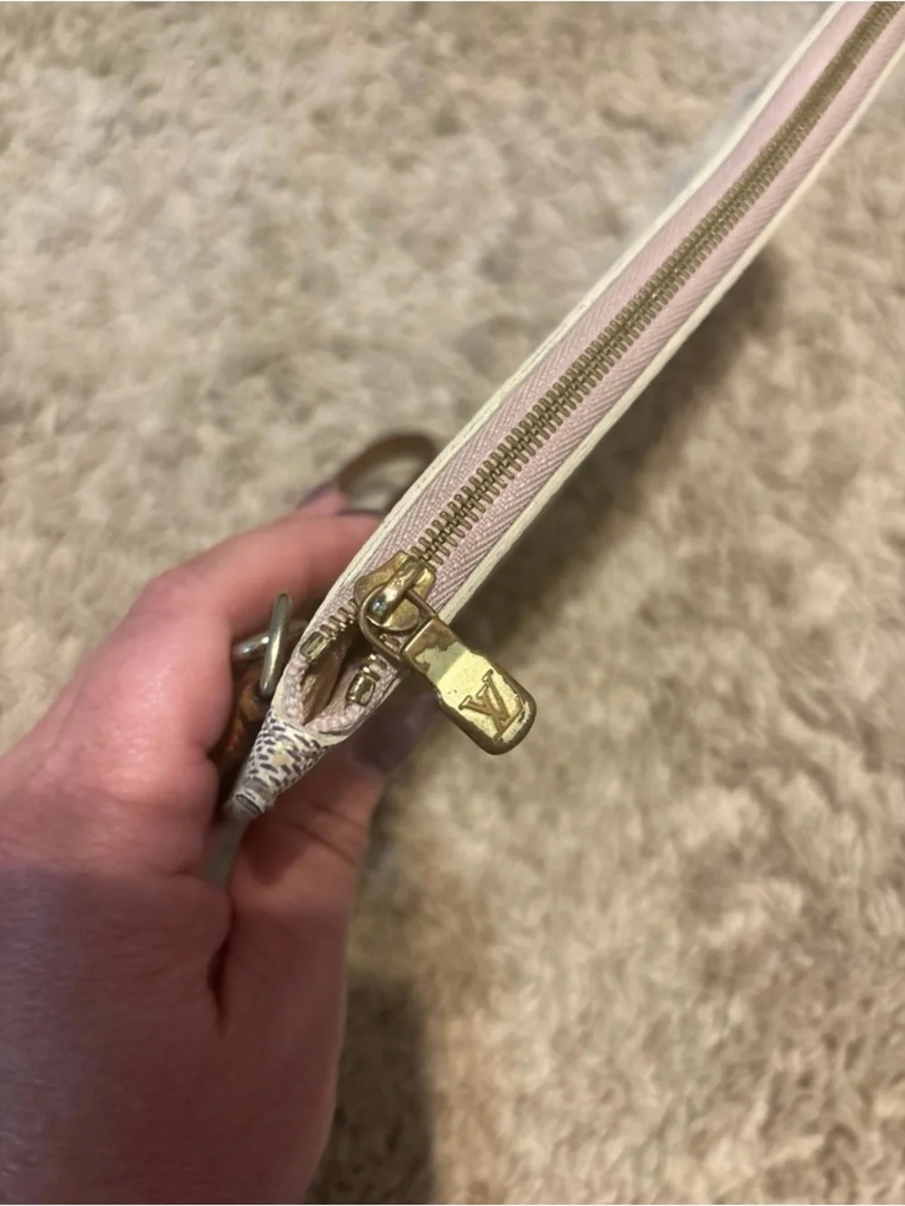 Louis Vuitton Pouchette - Picture 4 of 8